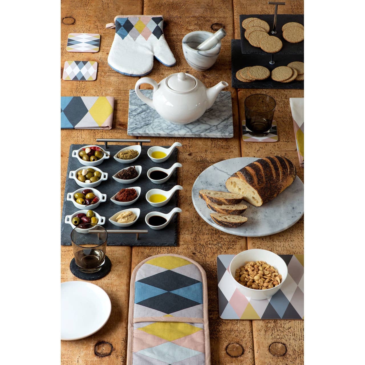 Interiors by Premier – wholesale Coasters – Slate Round Coasters - Set of 42