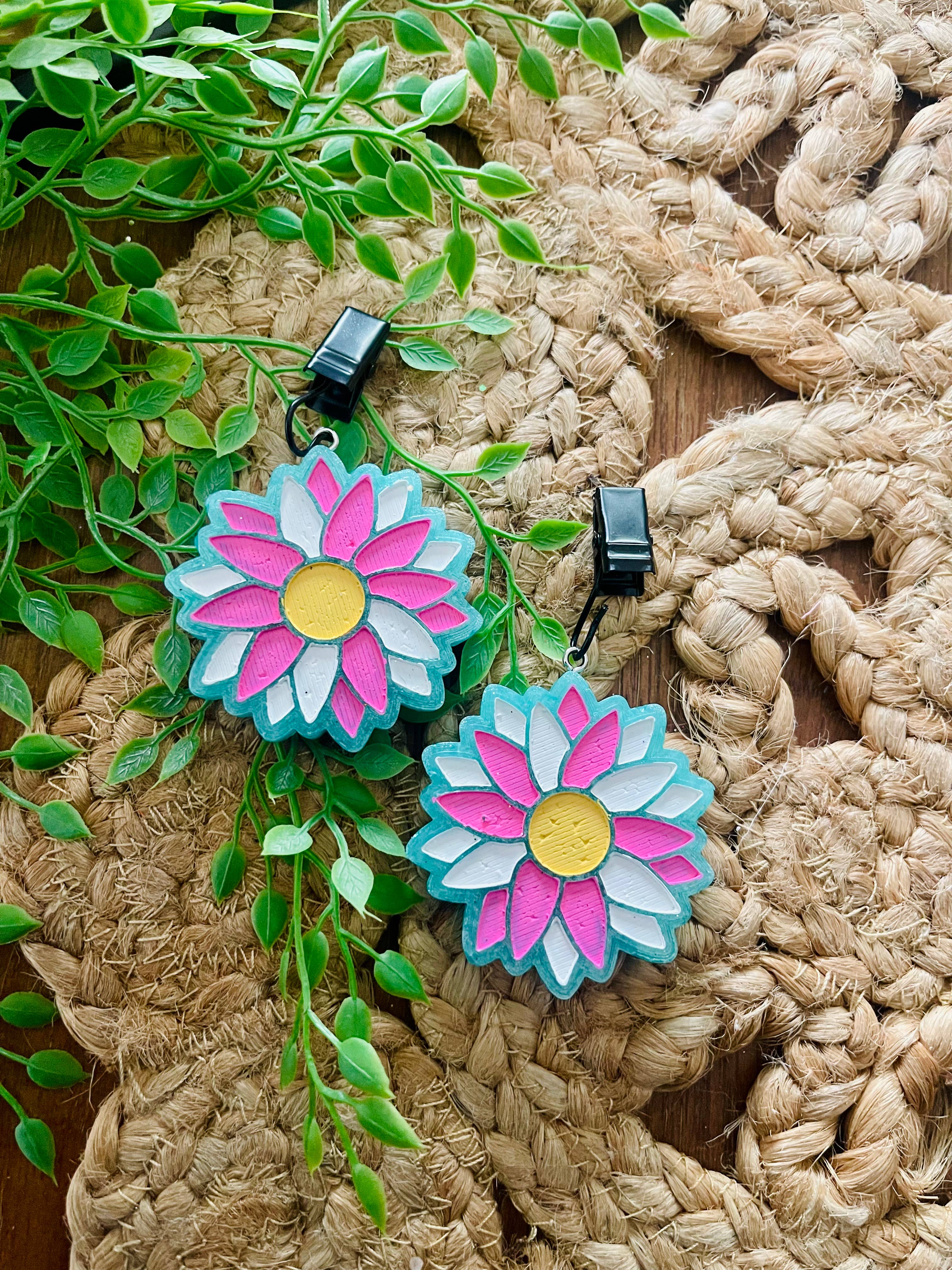 Stay Fresh’ies Air Fresheners – wholesale Car Freshener - Women’s – Daisy Flower VENT Clip Car Freshie (set of 2) 2