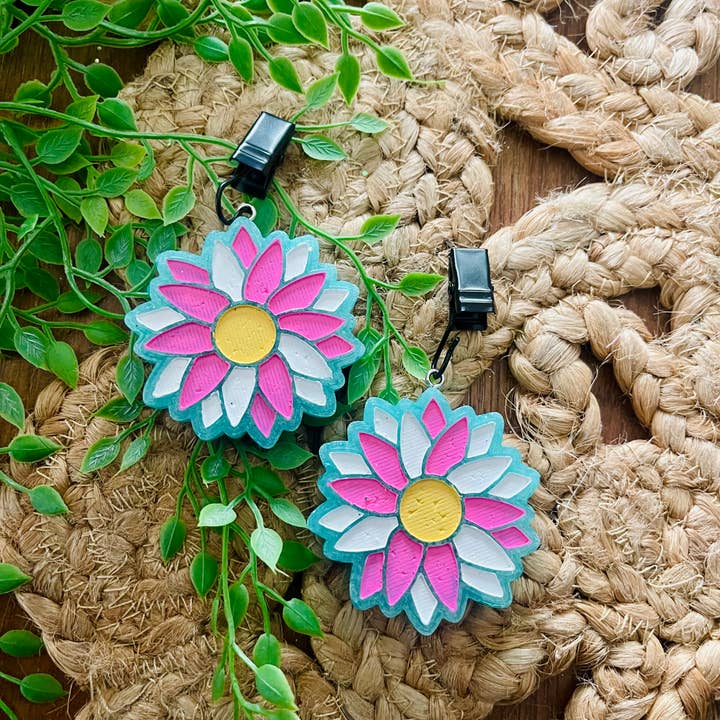 Stay Fresh’ies Air Fresheners - Wholesale Car Freshener - Women’s - Daisy Flower VENT Clip Car Freshie (set of 2) 2