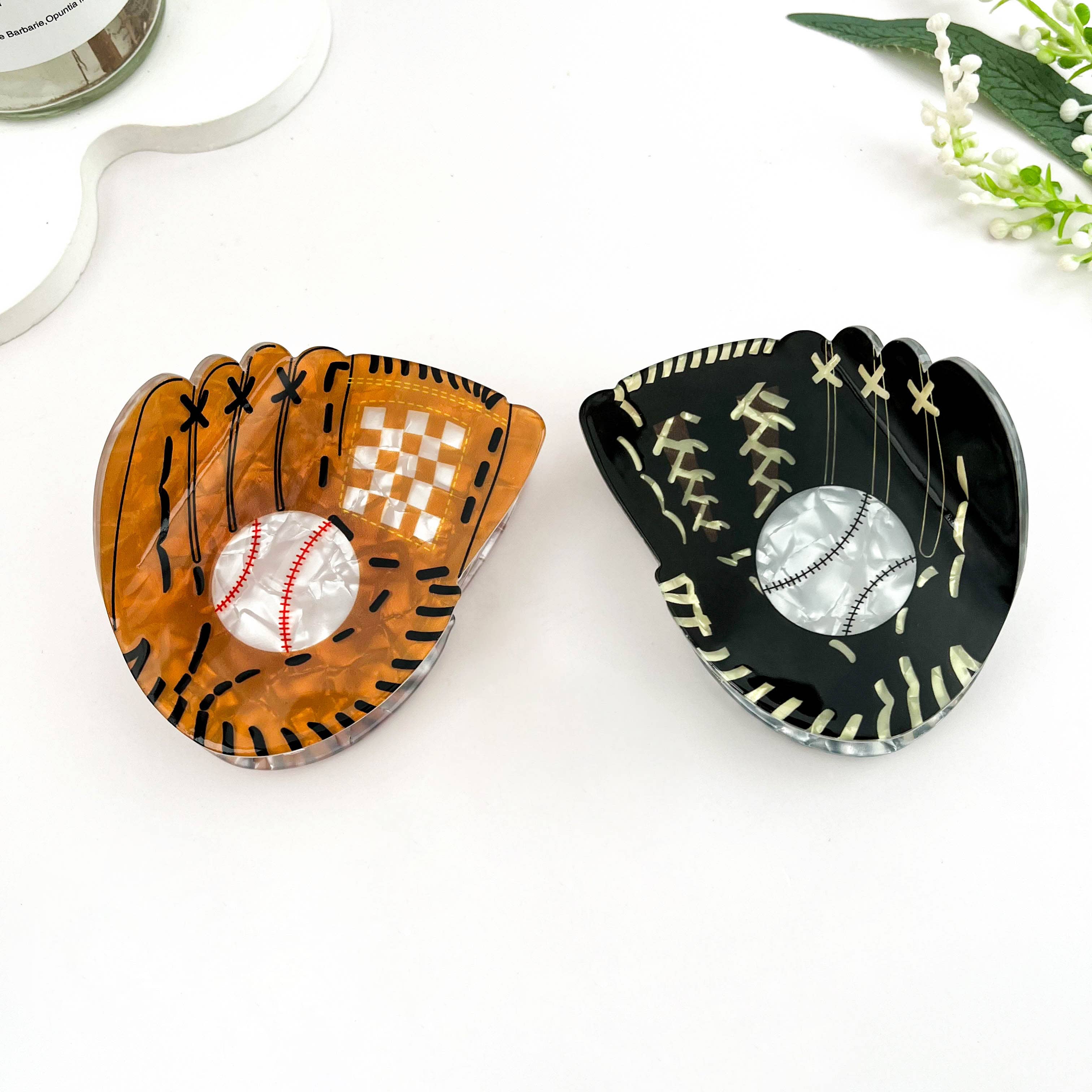 mildstyles - Wholesale Hair Clip - Women's - ⚾ Baseball Glove Print Claw Clip – Sporty & Fun Hair Clip5