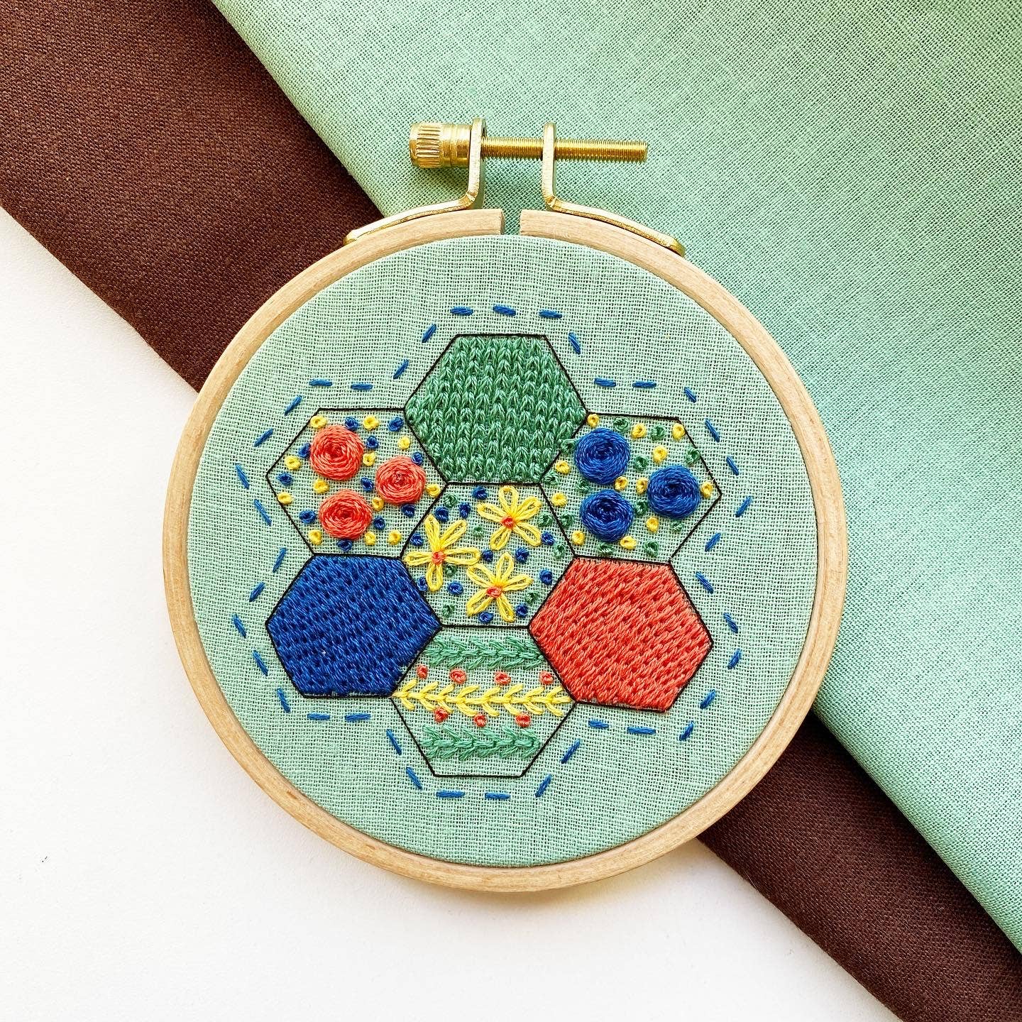 Rosanna Diggs Embroidery – Material para bordar/ponto de cruz por atacado – Kit de bordado Hexie Harmony Modern Sampler para iniciantes1