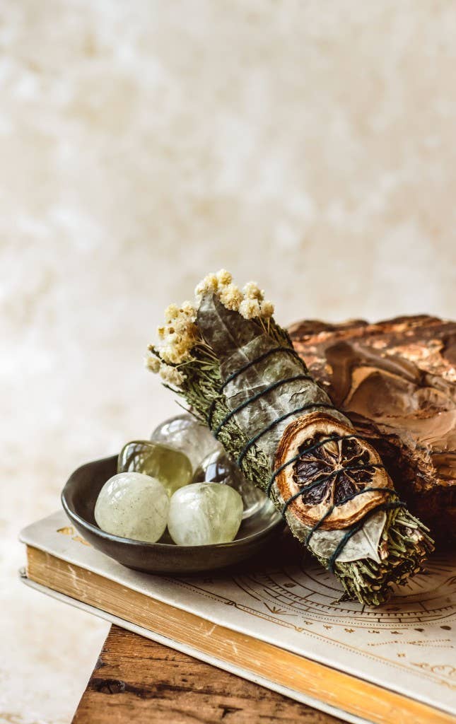 Mindful Living Co. - Wholesale Sage Bundle - Sage, Cedar, Orange & Bay Smudge Stick - Handmade0