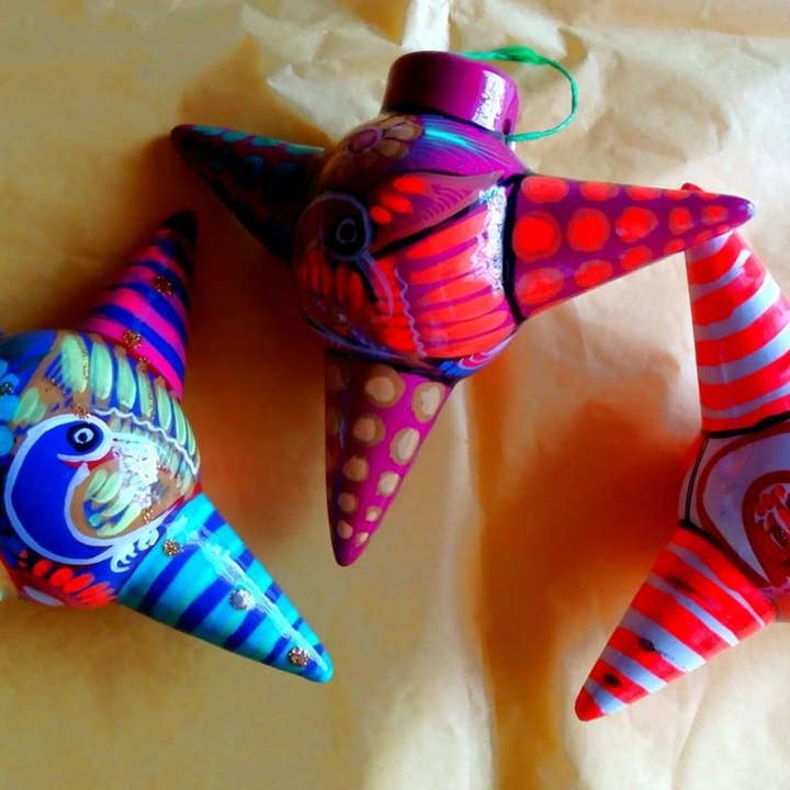 Arara Enterprises - Wholesale Ornament - Ceramic Ornamental Piñata Ornament