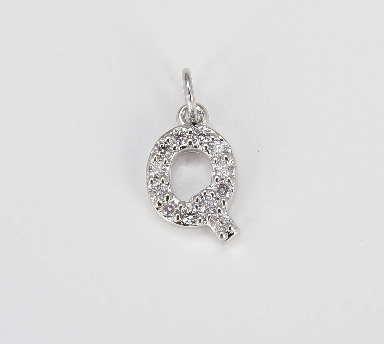 Beads Creation - Vente Breloques/médailles personnalisées - Breloques initiales en or CZ Micro Pavé, lettre A-Z CP48220