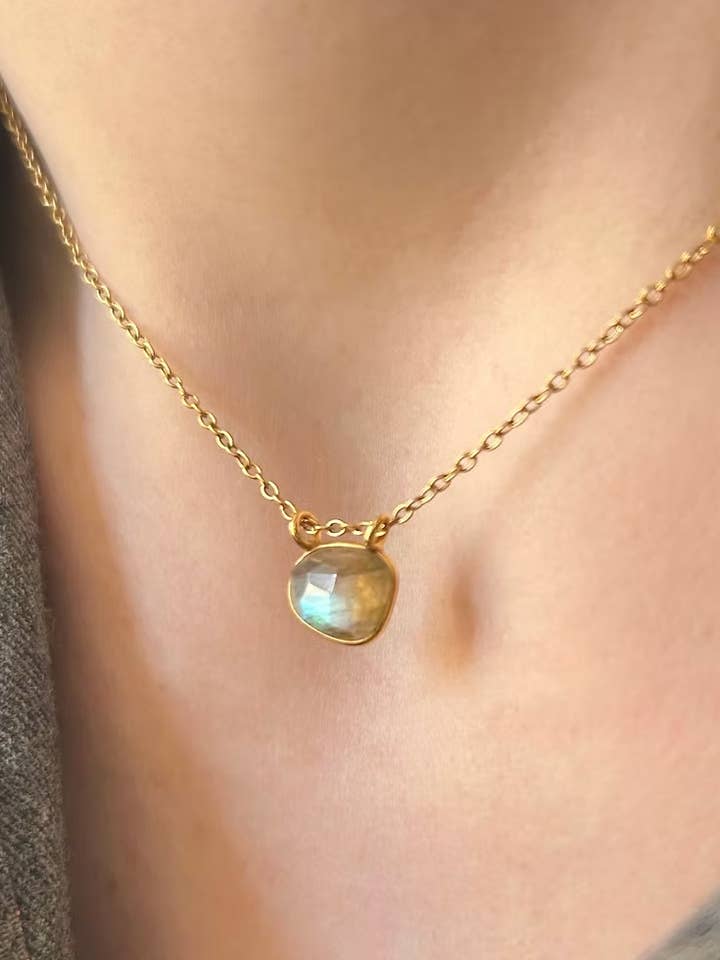 Moon Necklace - Labradorite for wholesale by Malaco