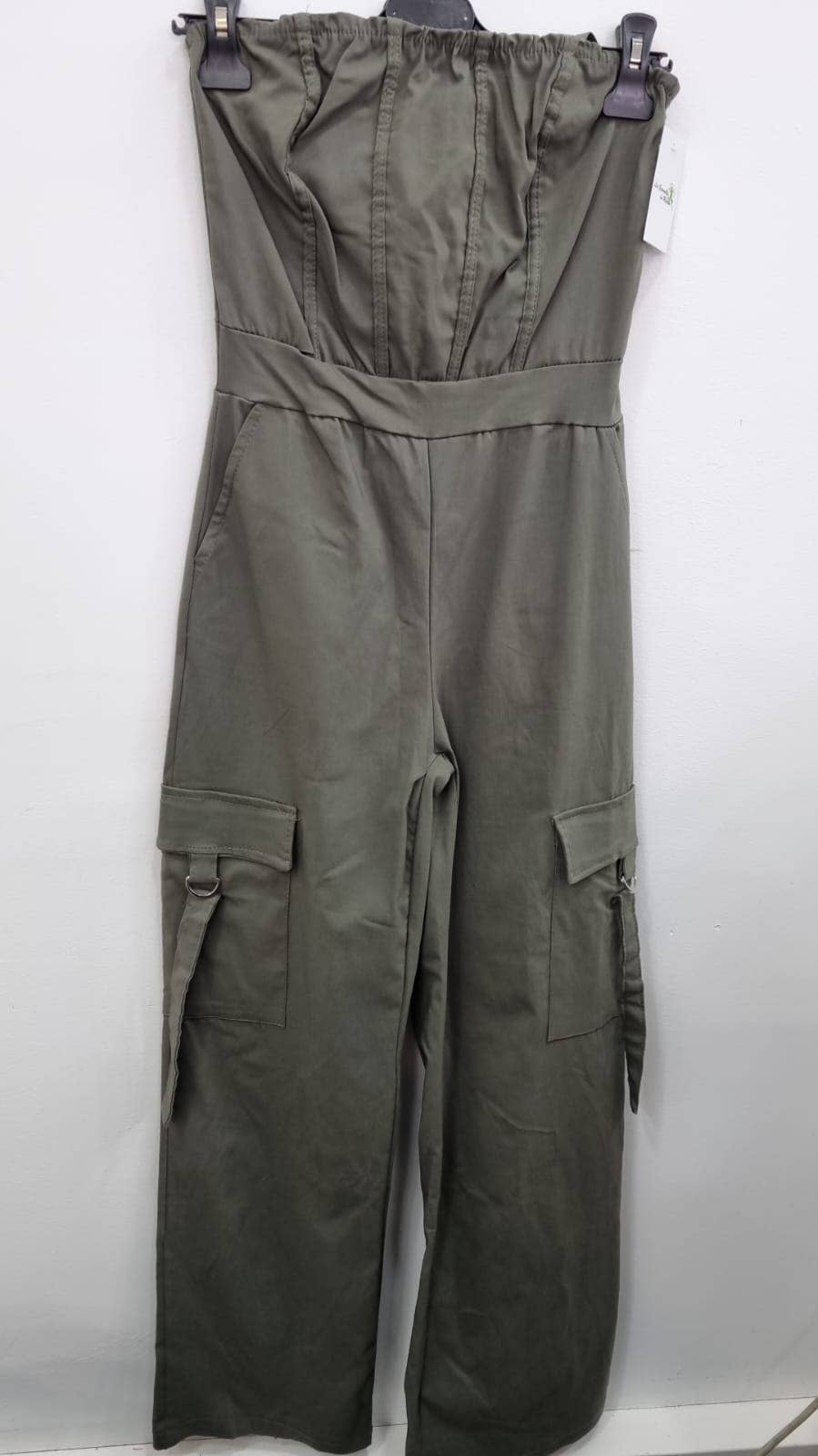 LES GRENOUILLES DU MARAIS – wholesale Jumpsuit - Dam – M8205 stretchig bustier-jumpsuit för kvinnor med axelband1