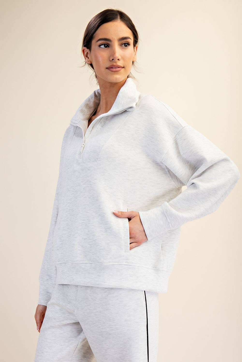 Rae Mode - Vendita all'ingrosso Felpa - Donna - PULLOVER CON COLLO A IMBUTO E ZIP A QUARTO IN MODAL SCUBA37