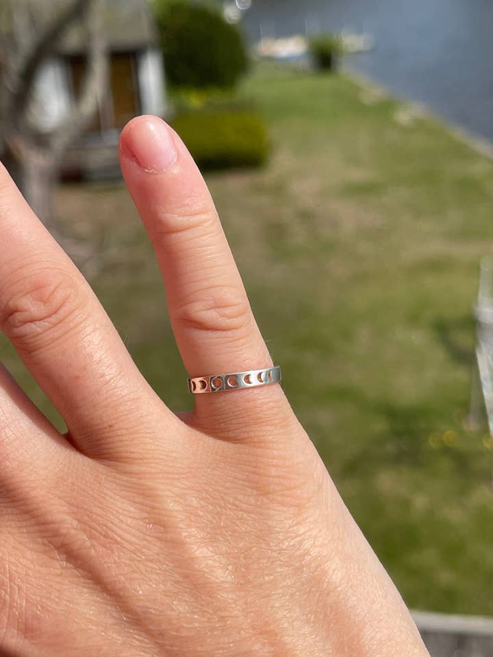 Moon Phase Outline Ring, Silver Moon Cut Out Ring, Silver for wholesale by Tumbledshop