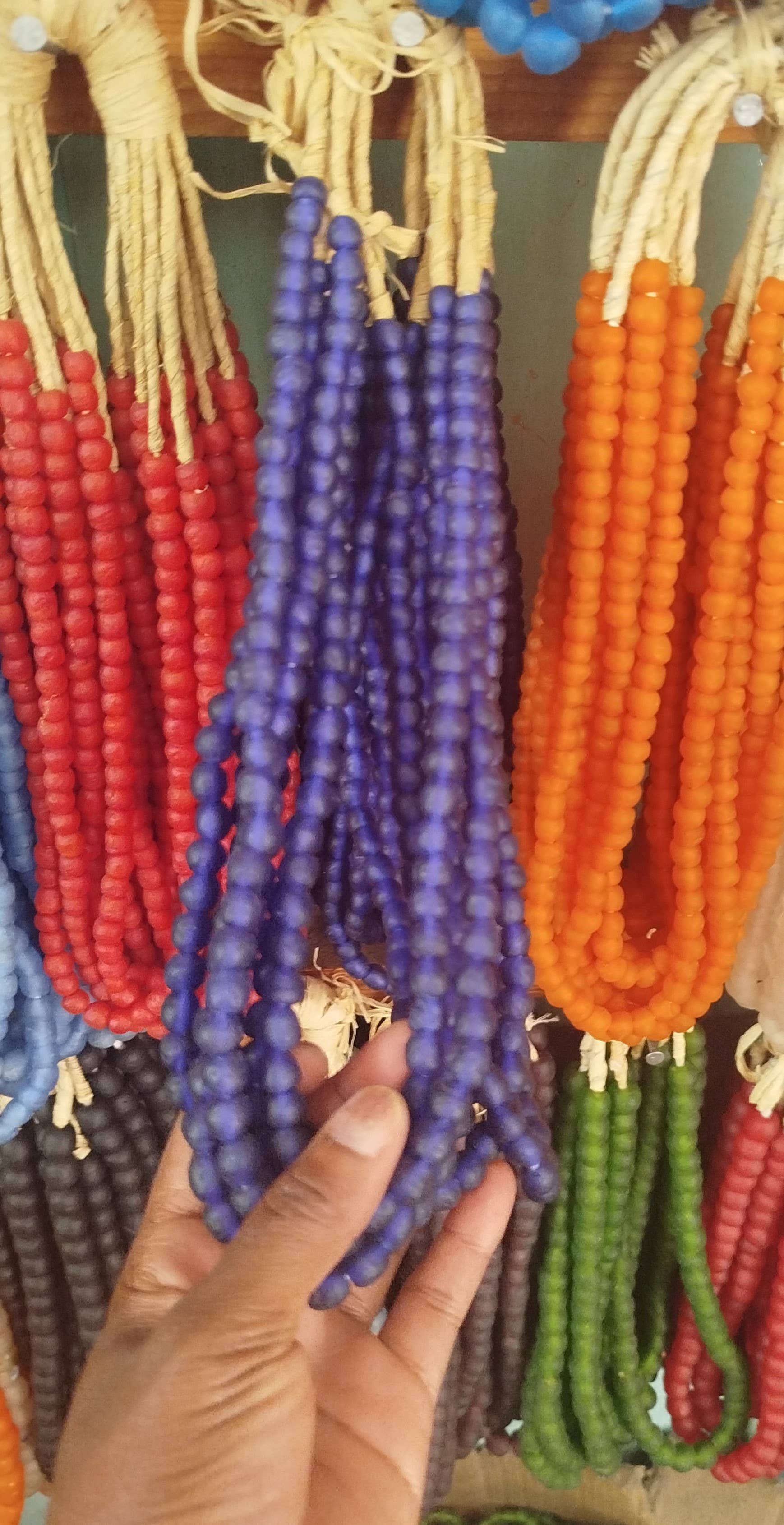 African Craft Collection - Vente Perle - Perle en verre recyclé en poudre du Ghana - Pour la fabrication de bijoux4