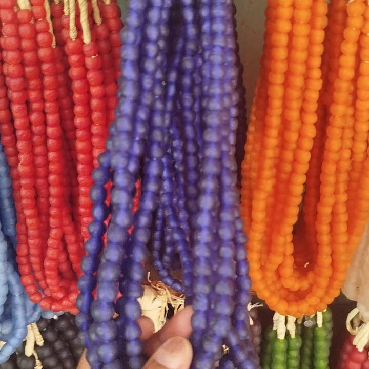 African Craft Collection - Vente Perle - Perle en verre recyclé en poudre du Ghana - Pour la fabrication de bijoux4