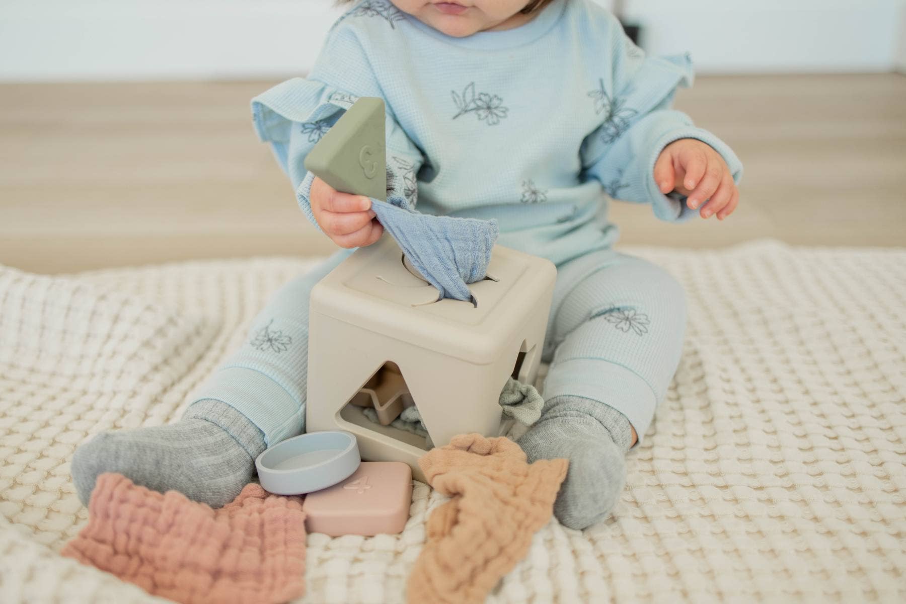 Brooklyn Neutral - Venta al por mayor Conjunto de juguetes - Niños - Juguete de Clasificación de Formas de Tejido3