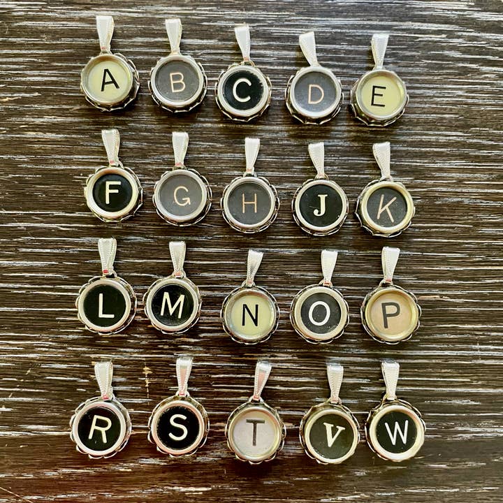 Joy Sparks Designs - Vente Breloques/médailles personnalisées - Pendentif clé machine à écrire3