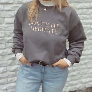 Hasse es nicht, Crewneck zu meditieren für den Großhandel von Saltwater Designs