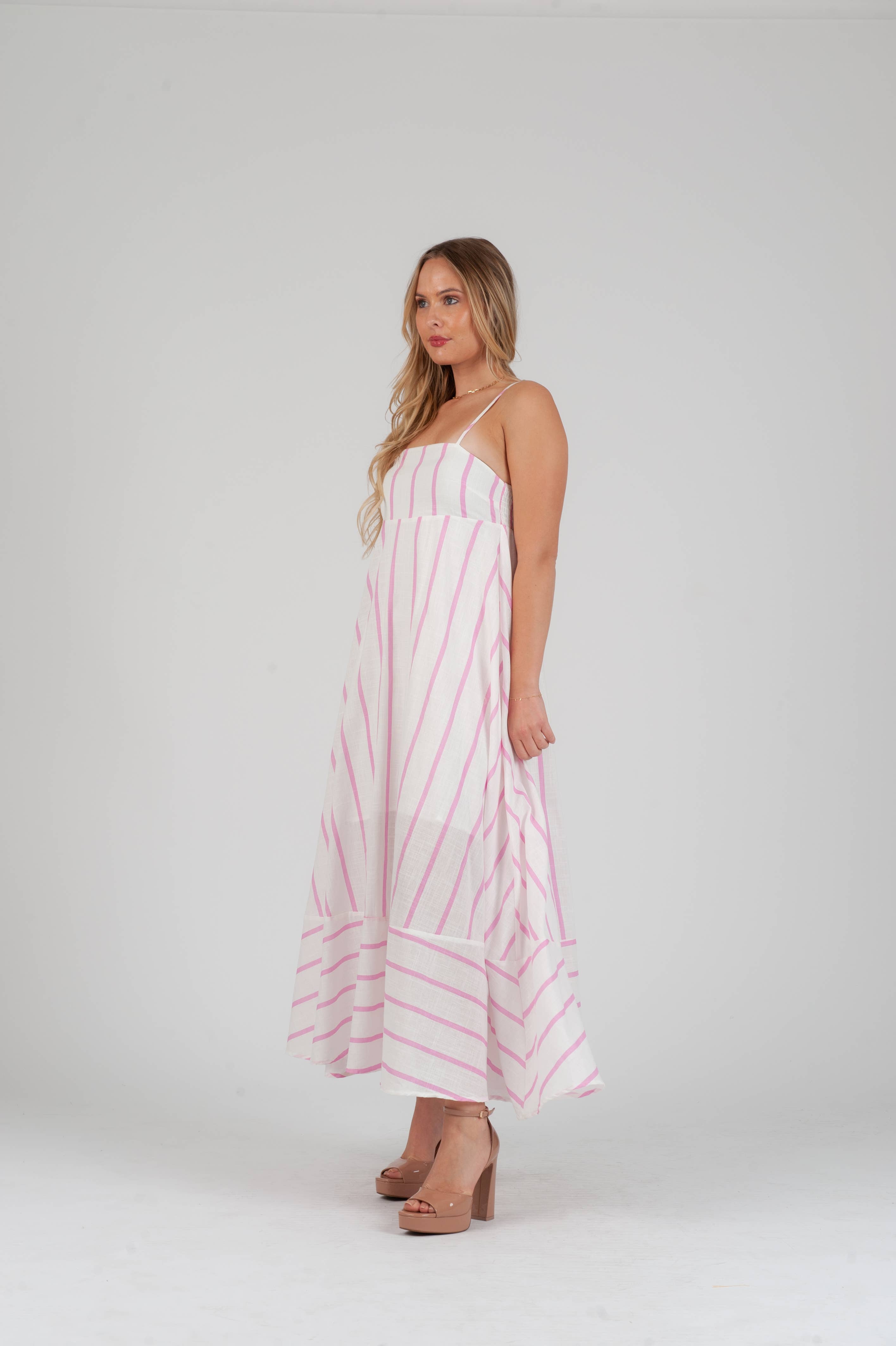 Lucca Couture - Wholesale Jurk - Dames - Linnen roze gestreepte maxi jurk met bandjes voor dames1
