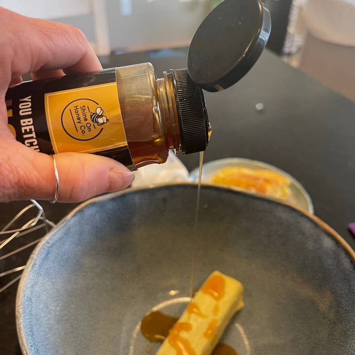 Shine On Honey Co. - Wholesale Honey - You Betcha! Medium Hot Honey11