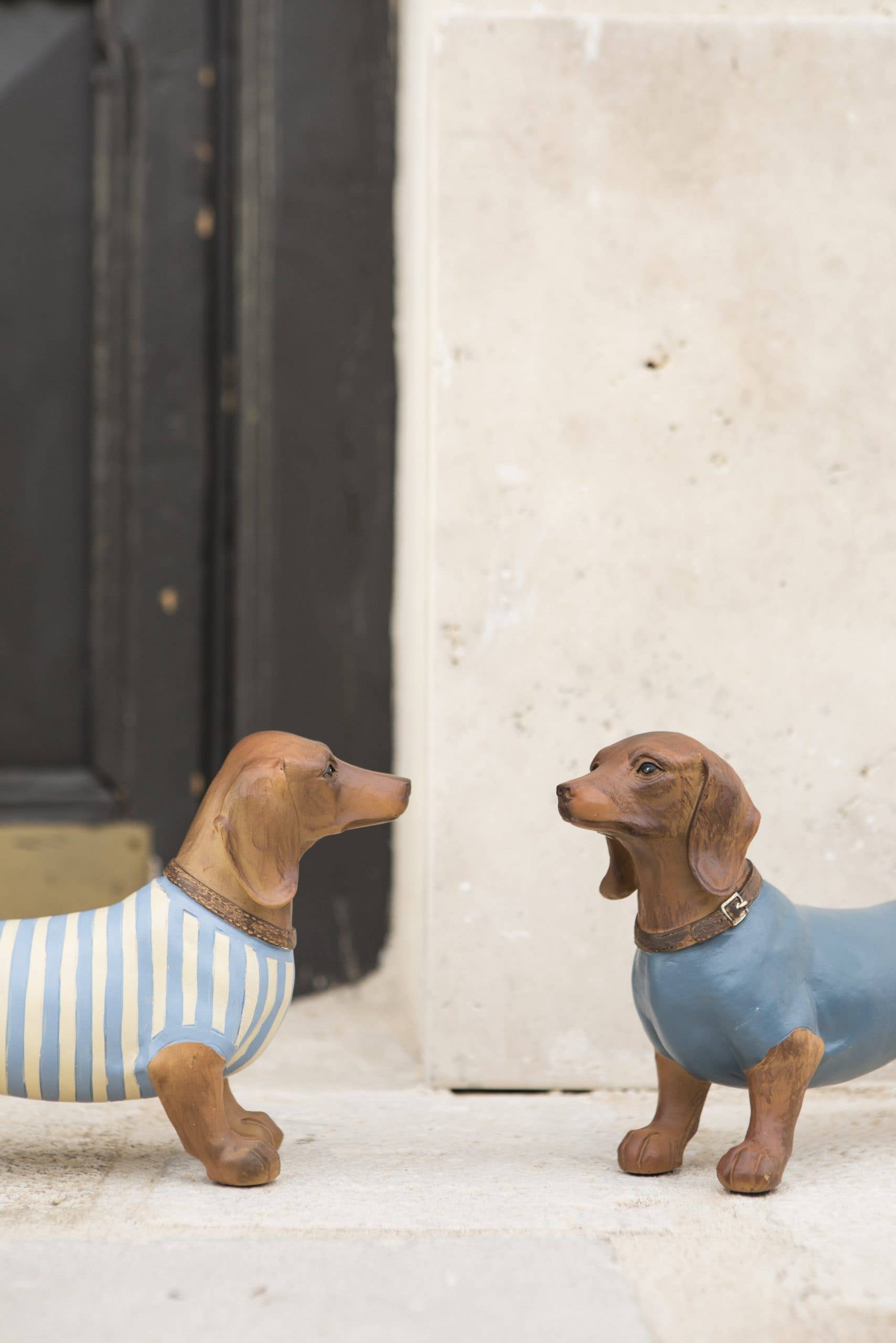 Mahe Homeware – wholesale Decorative figurine – Resin Rolf Dachshund3