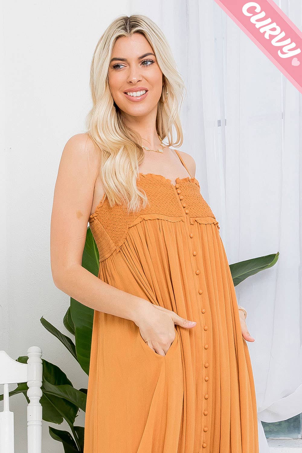 Sweet Lovely by Jen – Großhandel Kleid – Damen – MAXIKLEID AUS SEIDE MIT GESMOKTEM BUTTON-DOWN IN ÜBERGRÖSSE33