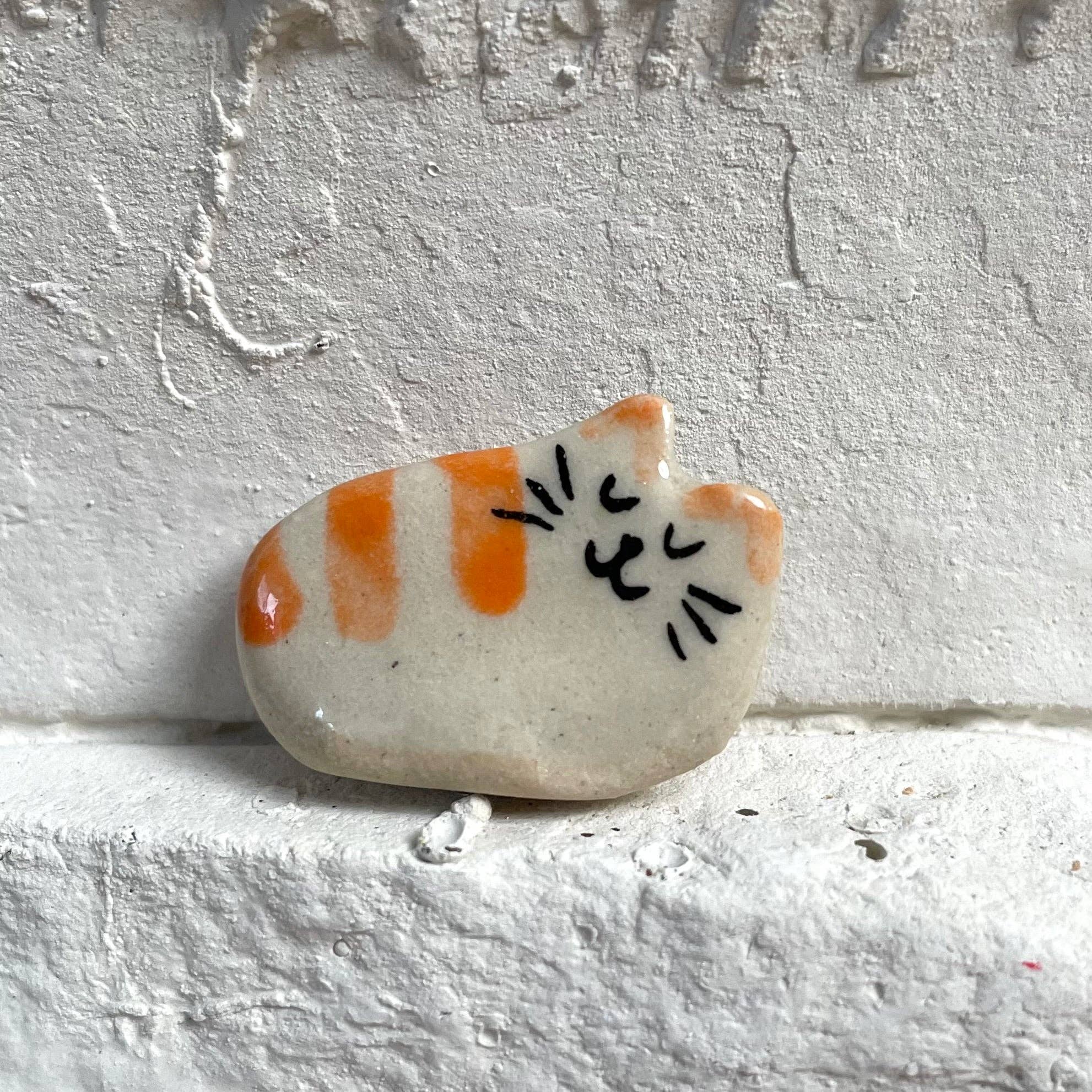 Dariia Dziuba - Wholesale Decorative Figurine - Tiny Hand-Sculpted Ceramic Cats with Heart – Assorted Designs13