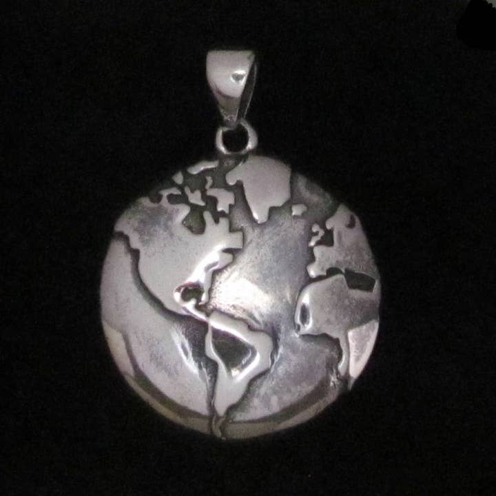 Ciondolo Earth-Large in argento Sterling per la vendita all'ingrosso da parte di Zeppo Merchandisers Inc