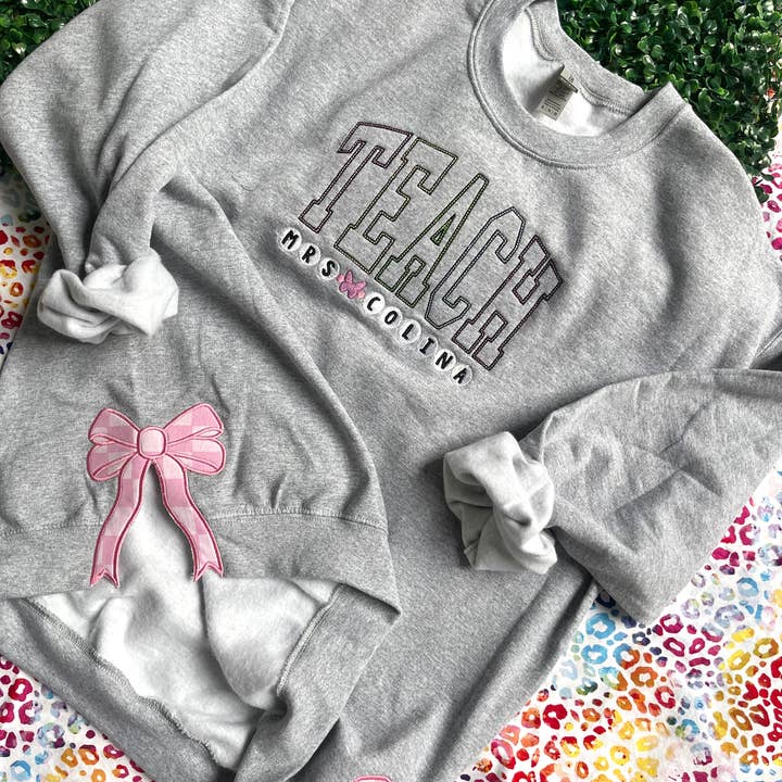 Camisola Teach Friendship Coquette Bordada por atacado de Crafty Pynk Scorpion