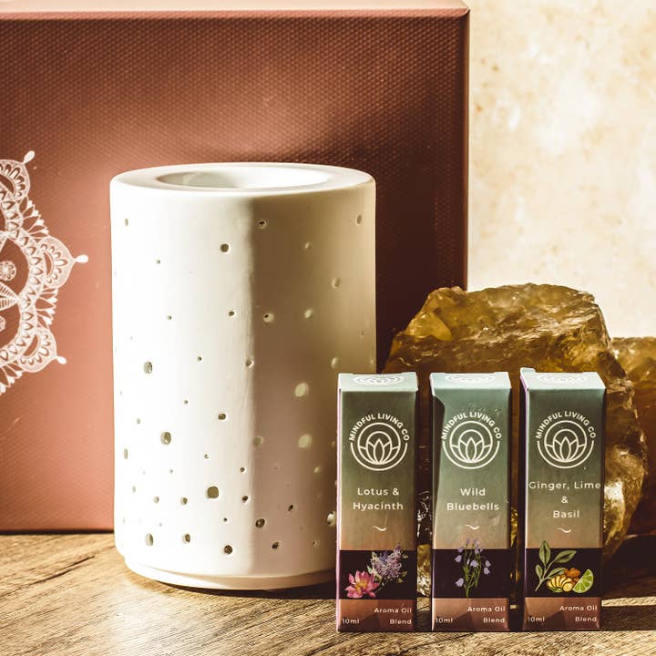 Juego de regalo de calentador de cerámica para aceites/ceras con USB para venta al por mayor de Mindful Living Co.