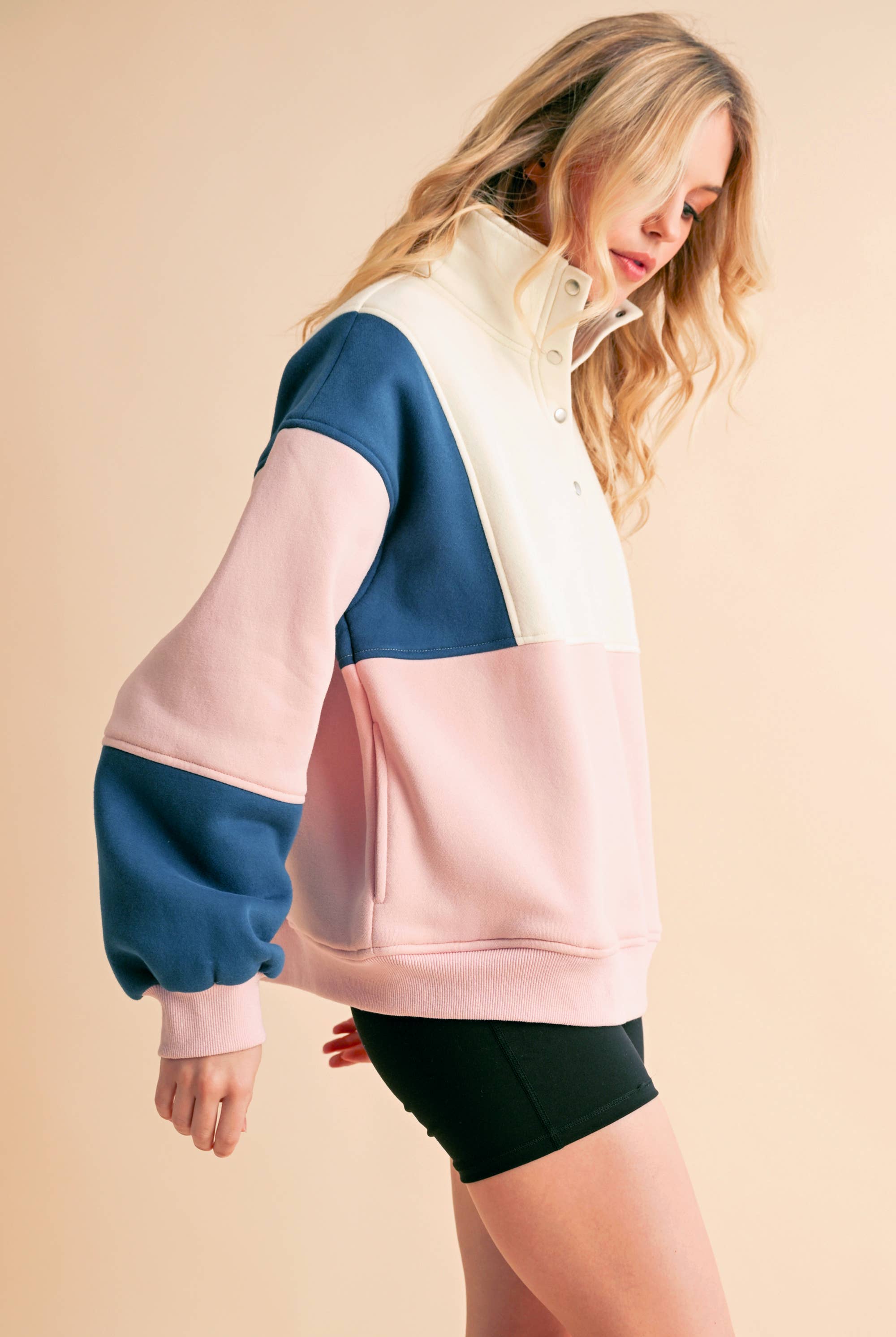 AEMI + CO – wholesale Sweatshirt - Dam – 992EK Glo colorblock-tröja med tryckknappar14
