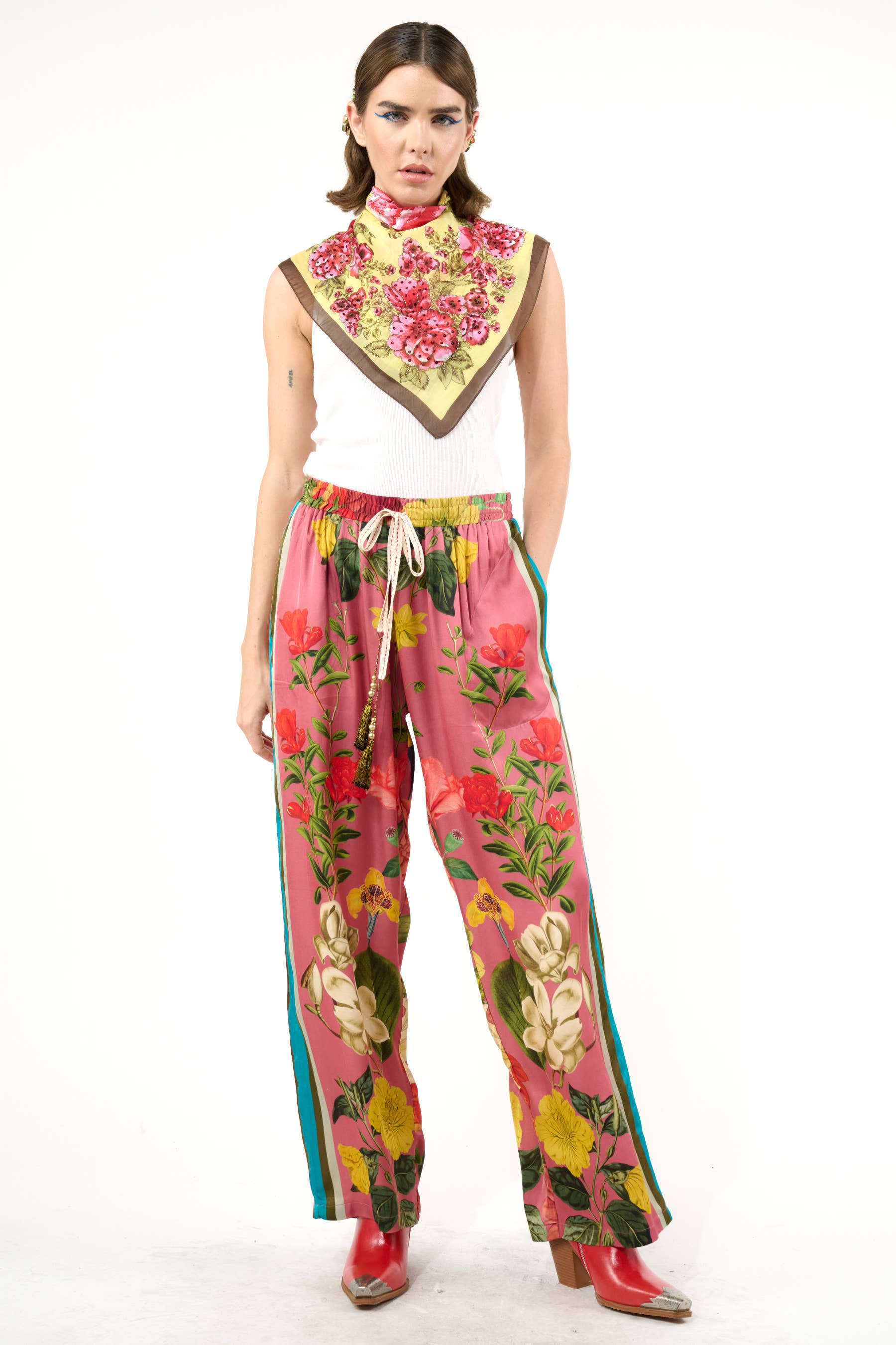 Dusty Rose Floral Mijn Valentijnsbroek voor groothandel op Faire7