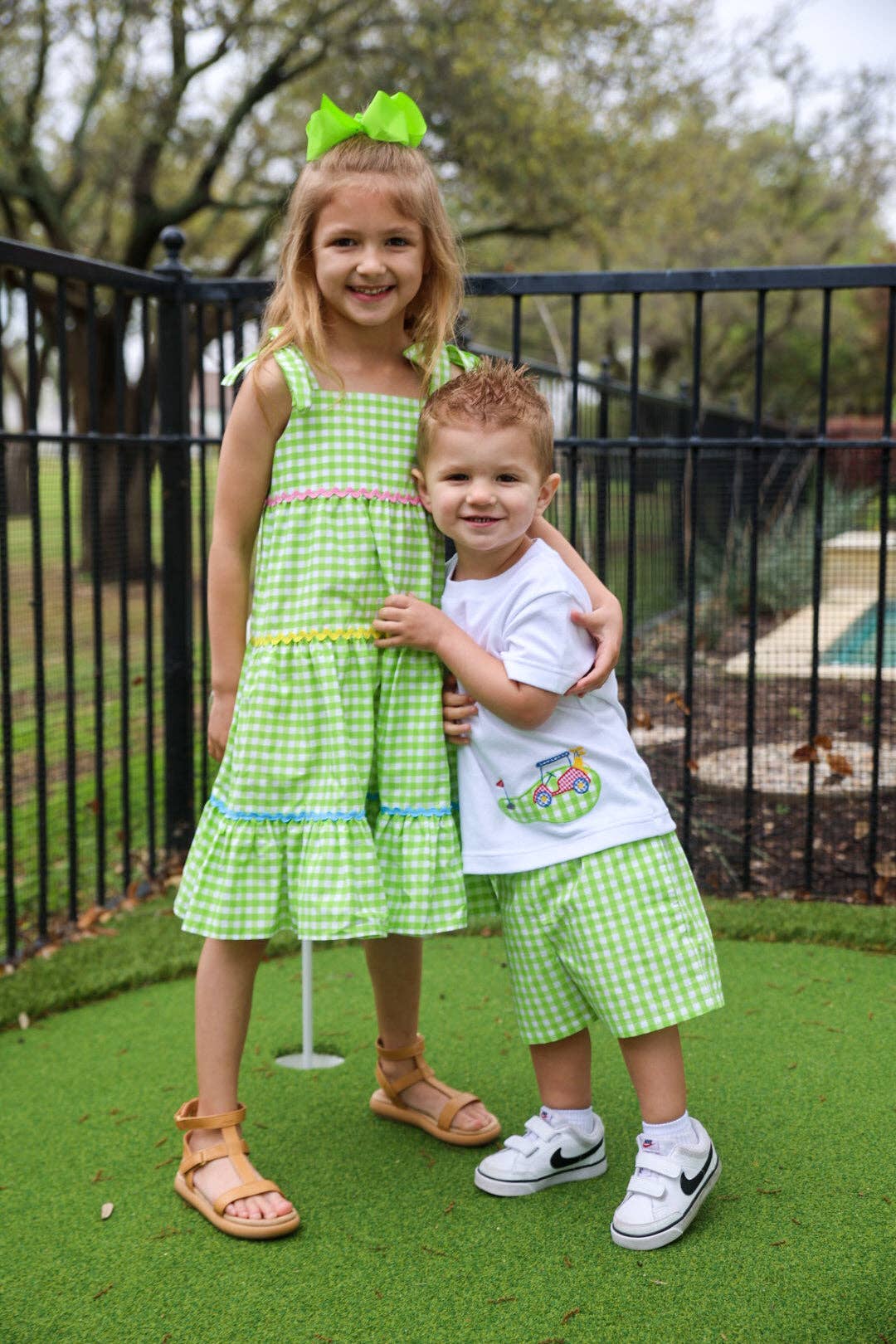 Posh Pickle - Vendita all'ingrosso Vestito - Bambini - Avanti! Abito a balze a quadretti da ragazza con spalle annodate10