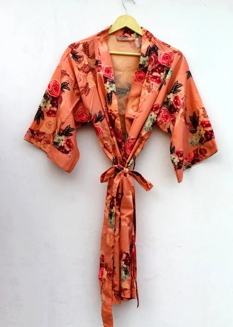 GYPSY STUDIO – Großhandel Bademantel – Damen – Indischer Kimono-Bademantel aus Crêpe-Seide für Abend- und Strandmode0