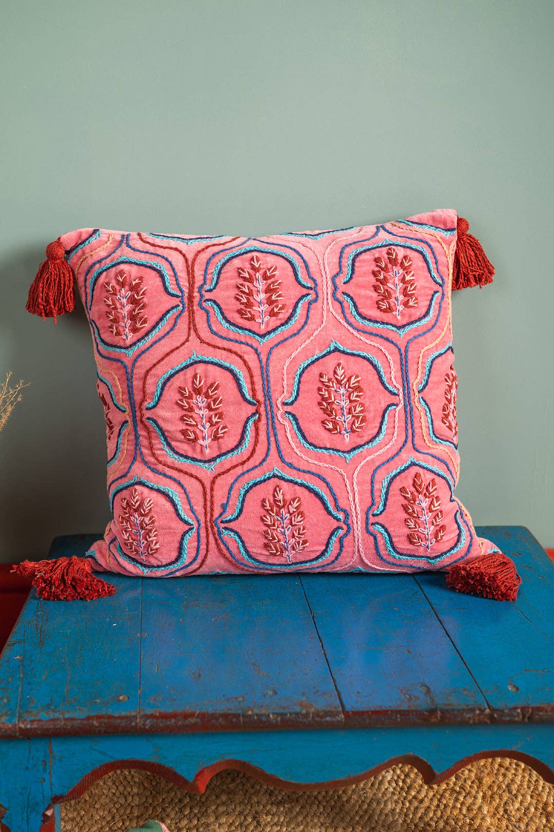 Ian Snow Ltd – wholesale Chair cushion – Pink Velvet Leaf Embroidered Cushion Cover2