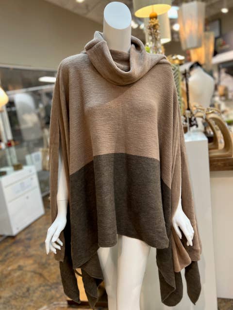 Pretty Persuasions - Wholesale Poncho - Women's - CP23102 Milan Walk Poncho1