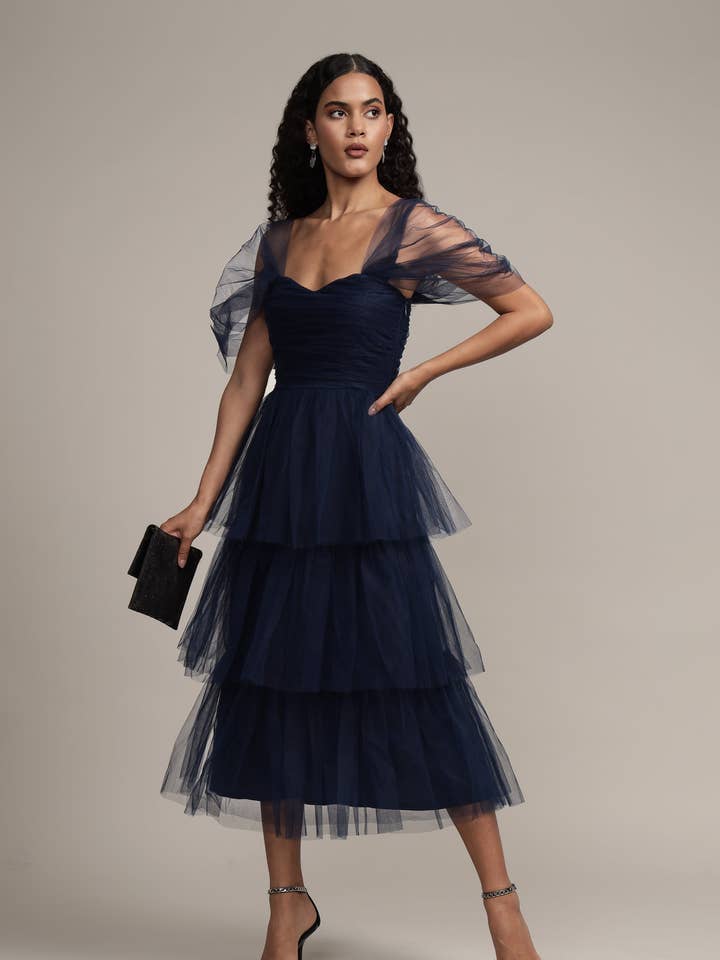 Abito longuette Sydney in tulle blu marino per la vendita all'ingrosso da parte di Lace & Beads