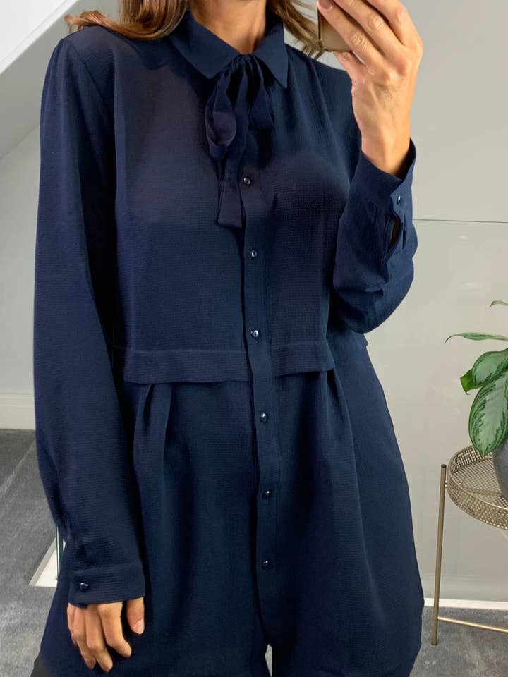 Oversized tuniekshirt met ceintuur in marineblauw voor wholesale door Hoxton Gal