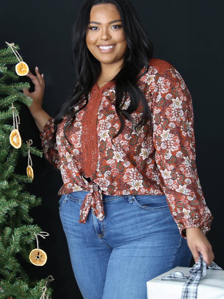 BLUSA EPS23-FQ12 CON RIBETE DE ENCAJE EN LA CINTURA para venta al por mayor de Nostalgia