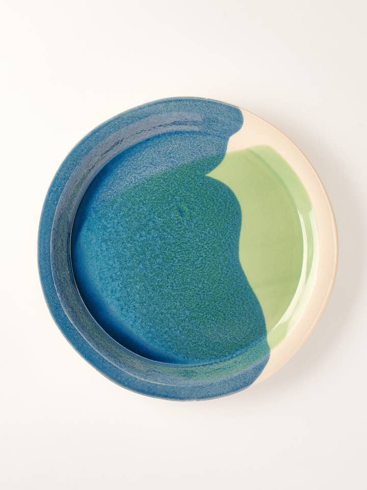 Anastasia's Ashes keramisk middagstallerken med grøn og blæk overglasur for engroshandel hos Rentrayage