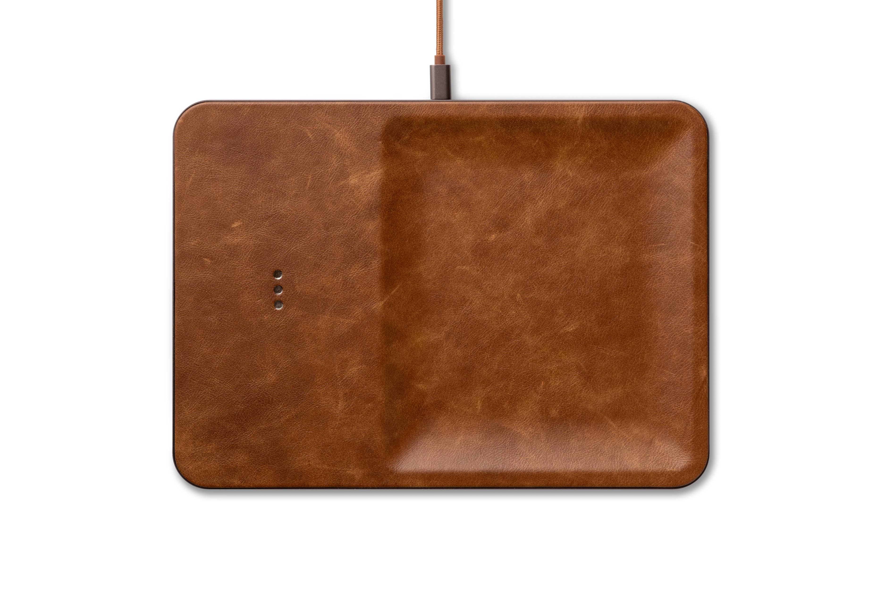 Courant - Wholesale Charging Dock - CATCH:3 - Classics Leather Wireless Charger with Valet Tray2