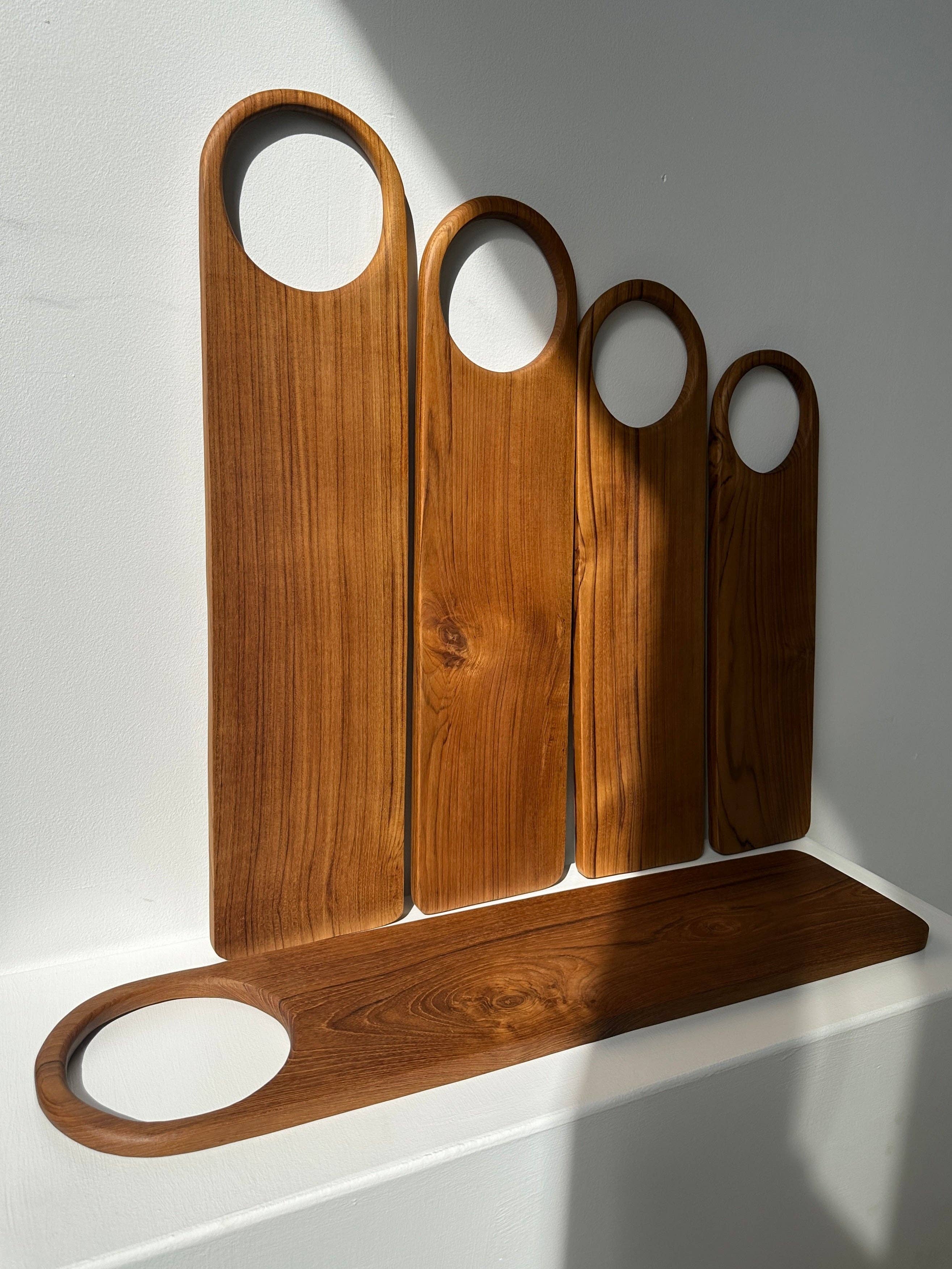 Office Objets - Wholesale Cutting Board - Monoxyle teak cutting or presentation board with handle (T3)14