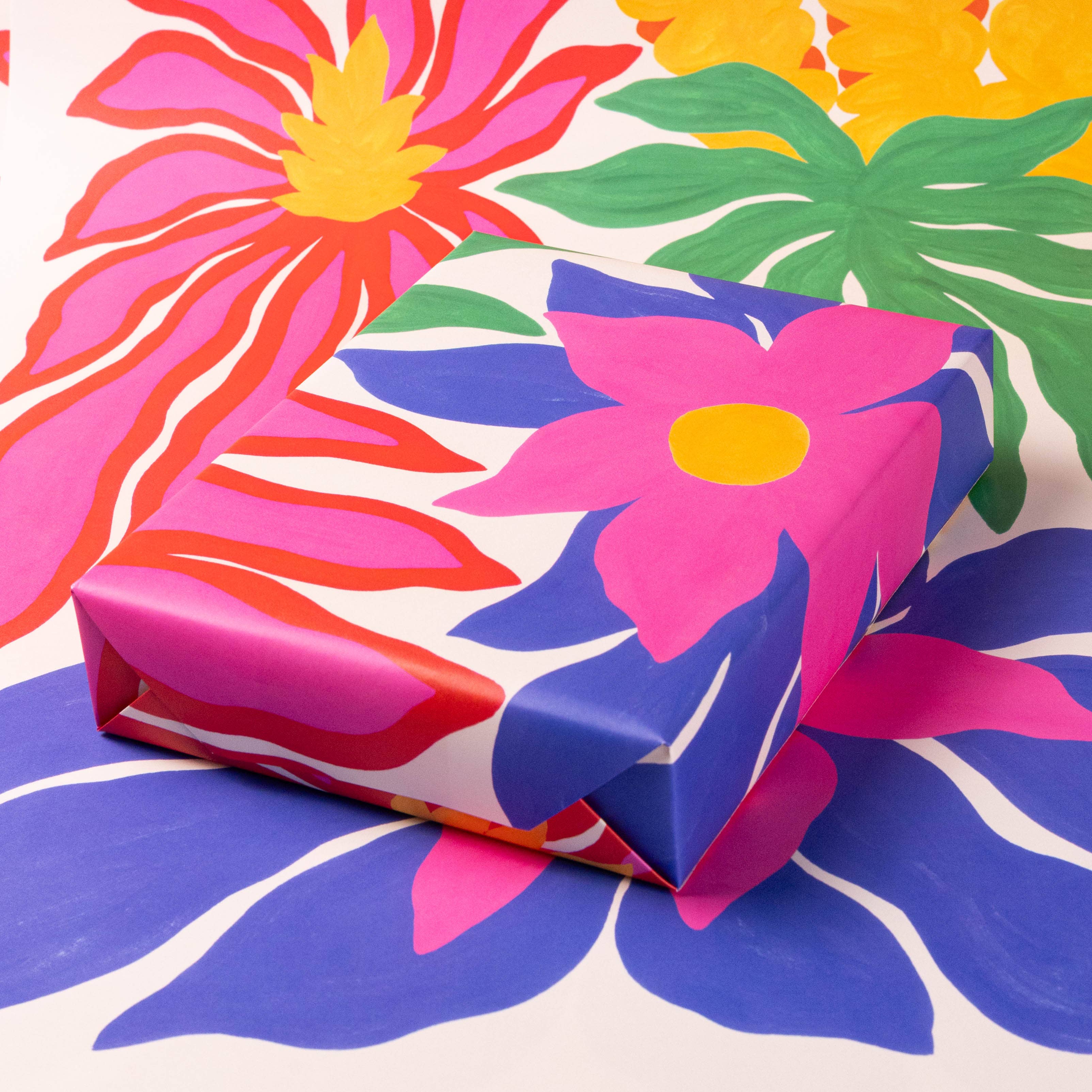 Evermade – wholesale Flat wrap – Bromeliads Gift Wrap by Liv Lee x WWF1