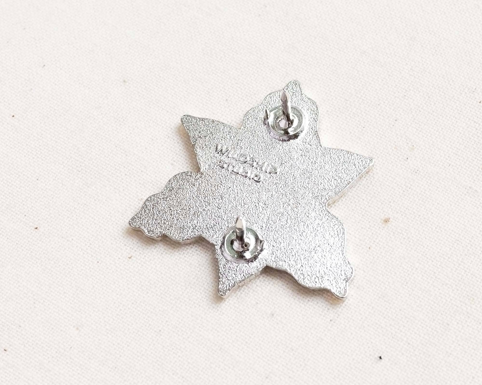 Wildship Studio – wholesale Nål och knapp för kavajslag – Trillium Emalj Pin5