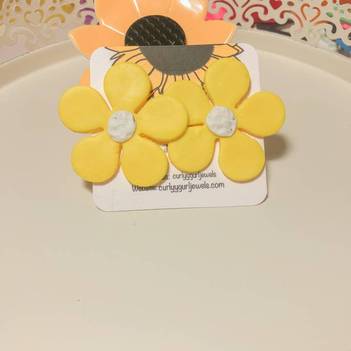 Curlyygurljewels - Wholesale Dangle Earrings - Spring Daisies2
