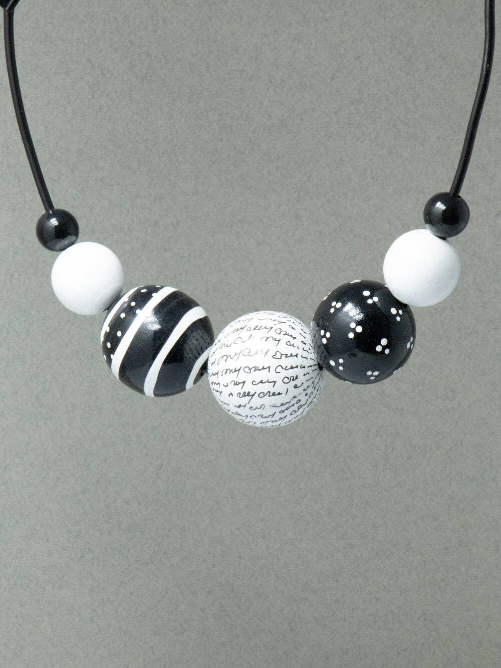 Gannwood - Wholesale Beaded/Pearl Necklace - Black and White Wooden Bead Necklace2