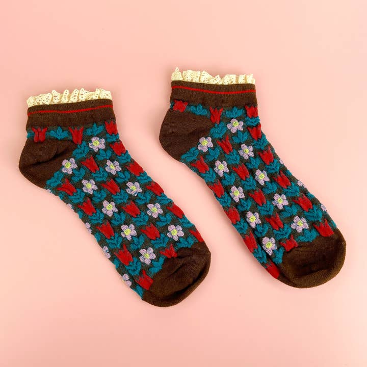 mildstyles – Großhandel Socken – Damen – Braune Spitzensocken im Retro-Court-Stil mit Blumenmuster
