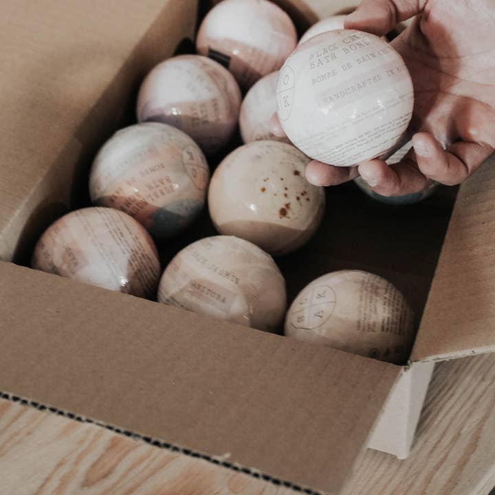 SOAK Bath Co - Wholesale Bath Bomb/Fizz - Lavender Bath Bomb