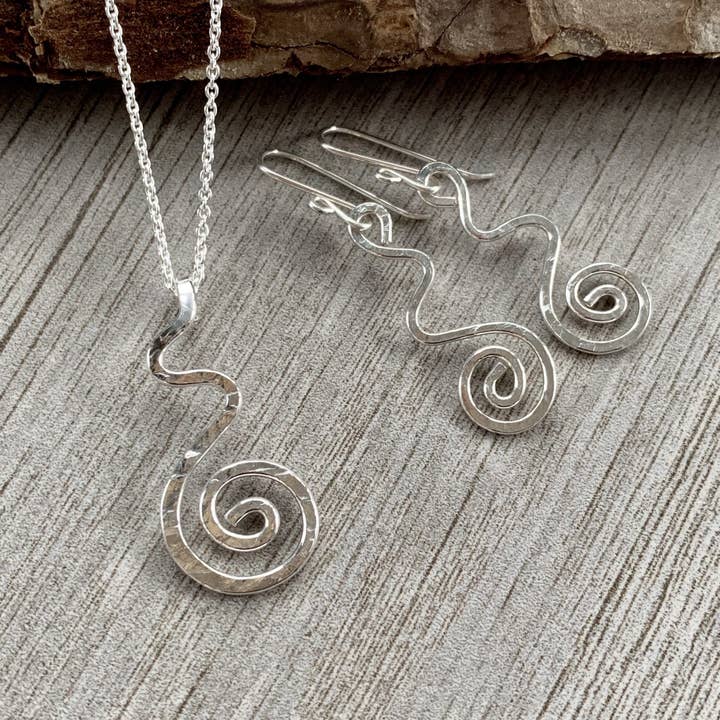 Swirl Necklace for wholesale by Jules Artwear