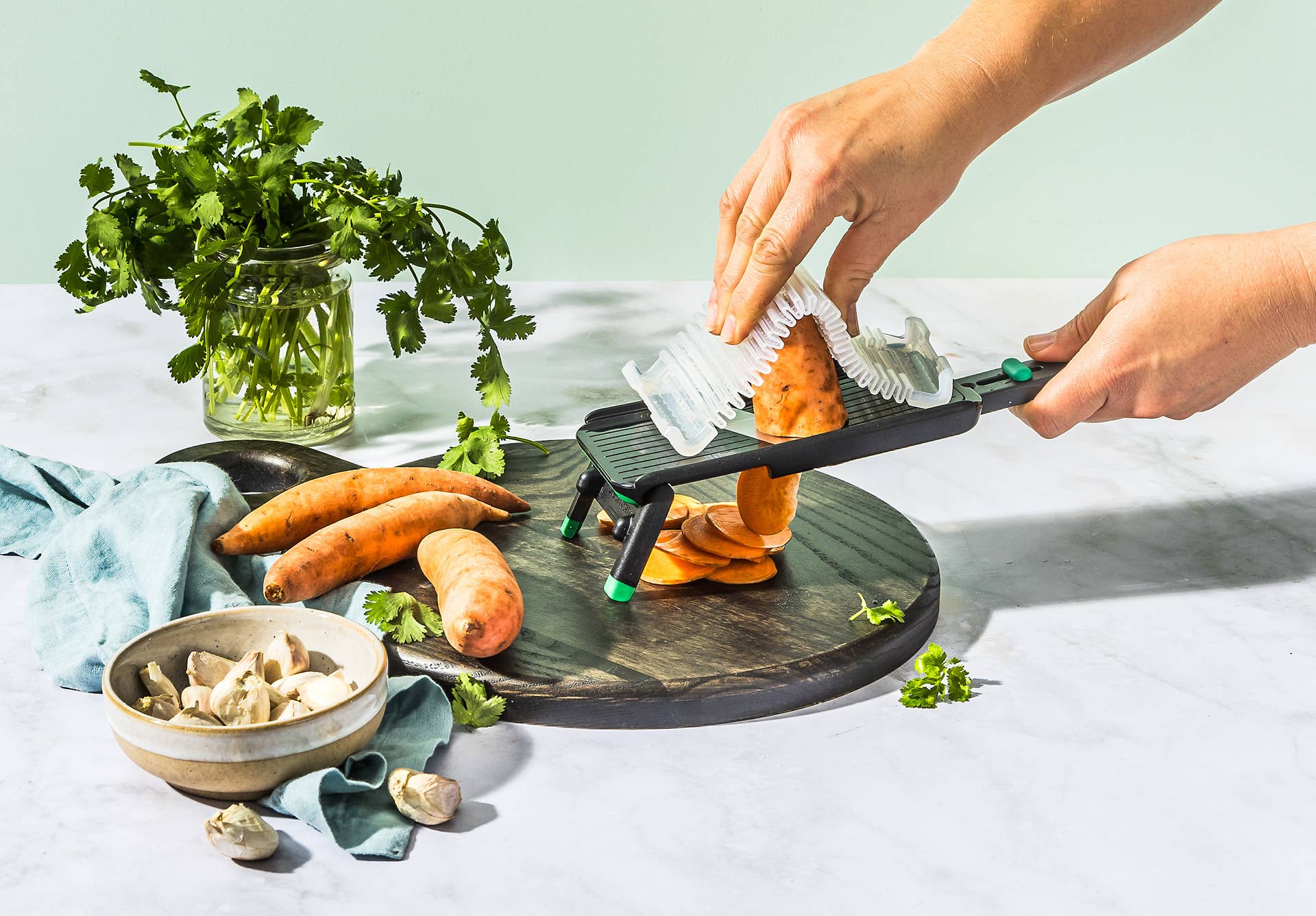 Dreamfarm - Wholesale Kitchen Tool/Gadget - Nocutu - No Cut You Mandoline2