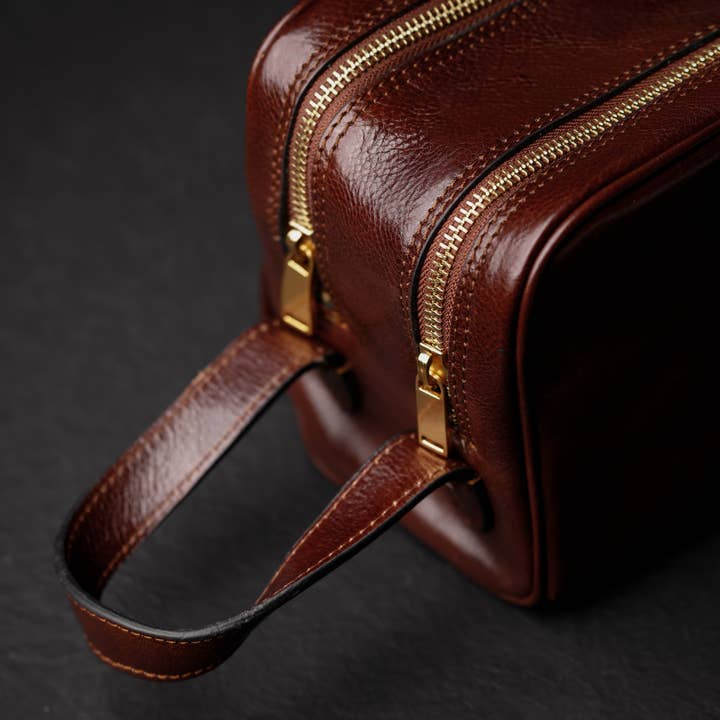 Time Resistance - Wholesale Makeup/Cosmetic Bag - Italian Brown Leather Cosmetic Bag - All the Kings Men
