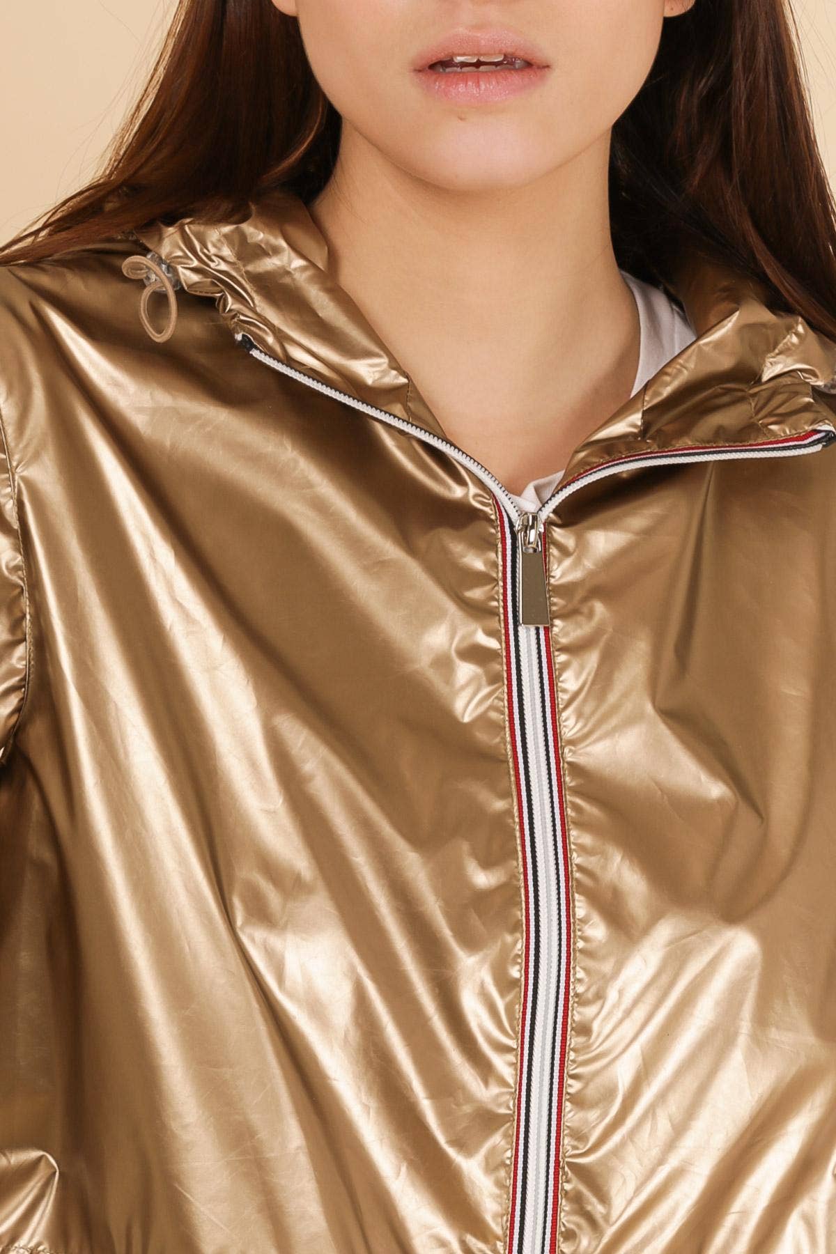 Attrait Paris - Vendita all'ingrosso Giacca antivento - Donna - Impermeabile lungo metallico con zip colorata e richiudibile1