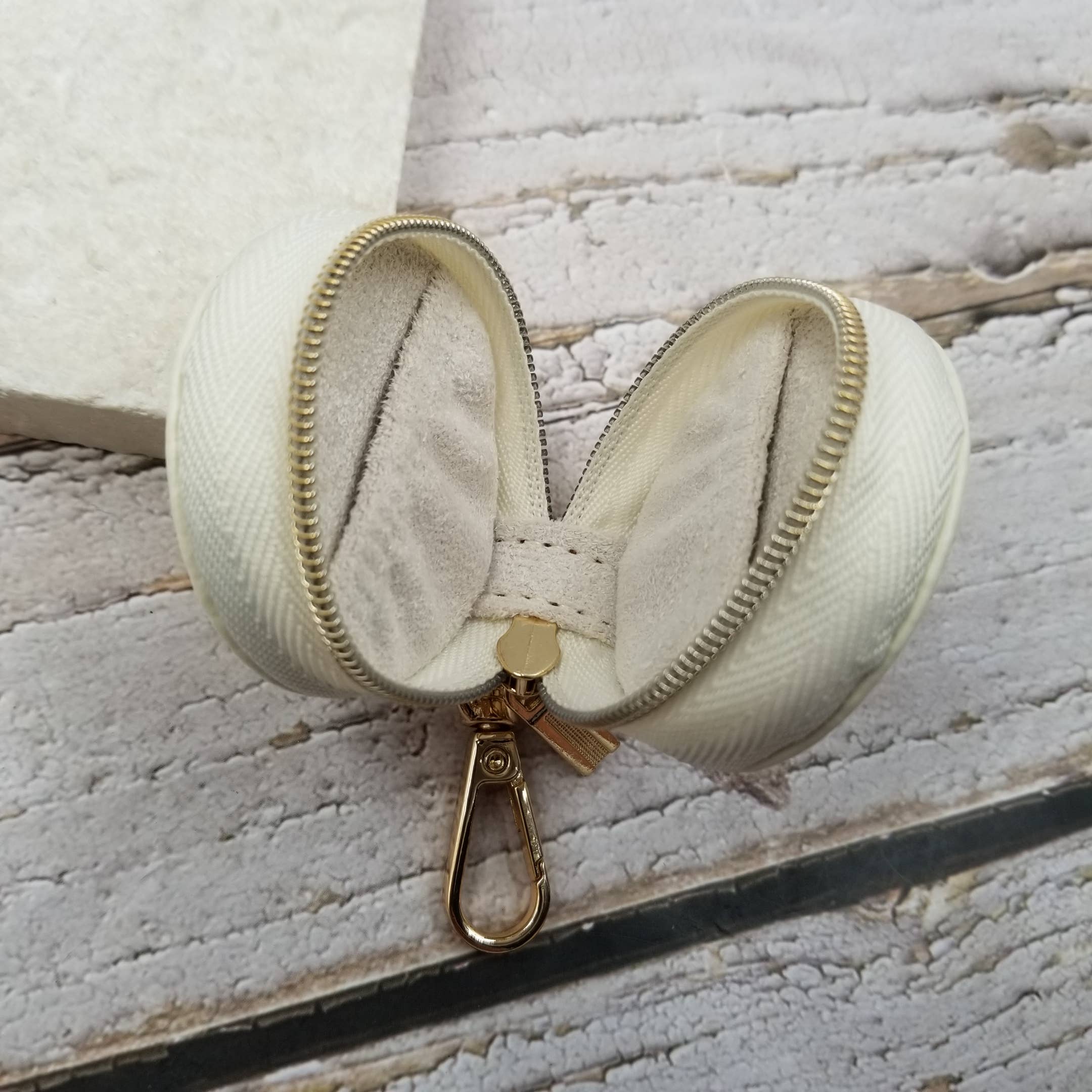 Treasure Wholesale - Wholesale Jewelry Box/Organizer - Portable Travel Mini Leather Jewelry Box3