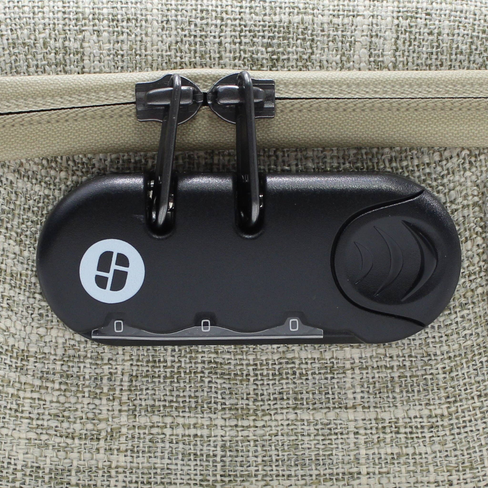 STASHLOGIX - Wholesale Luggage - Silverton Hard Shell Locking  and Smell-Proof Stash Bag11