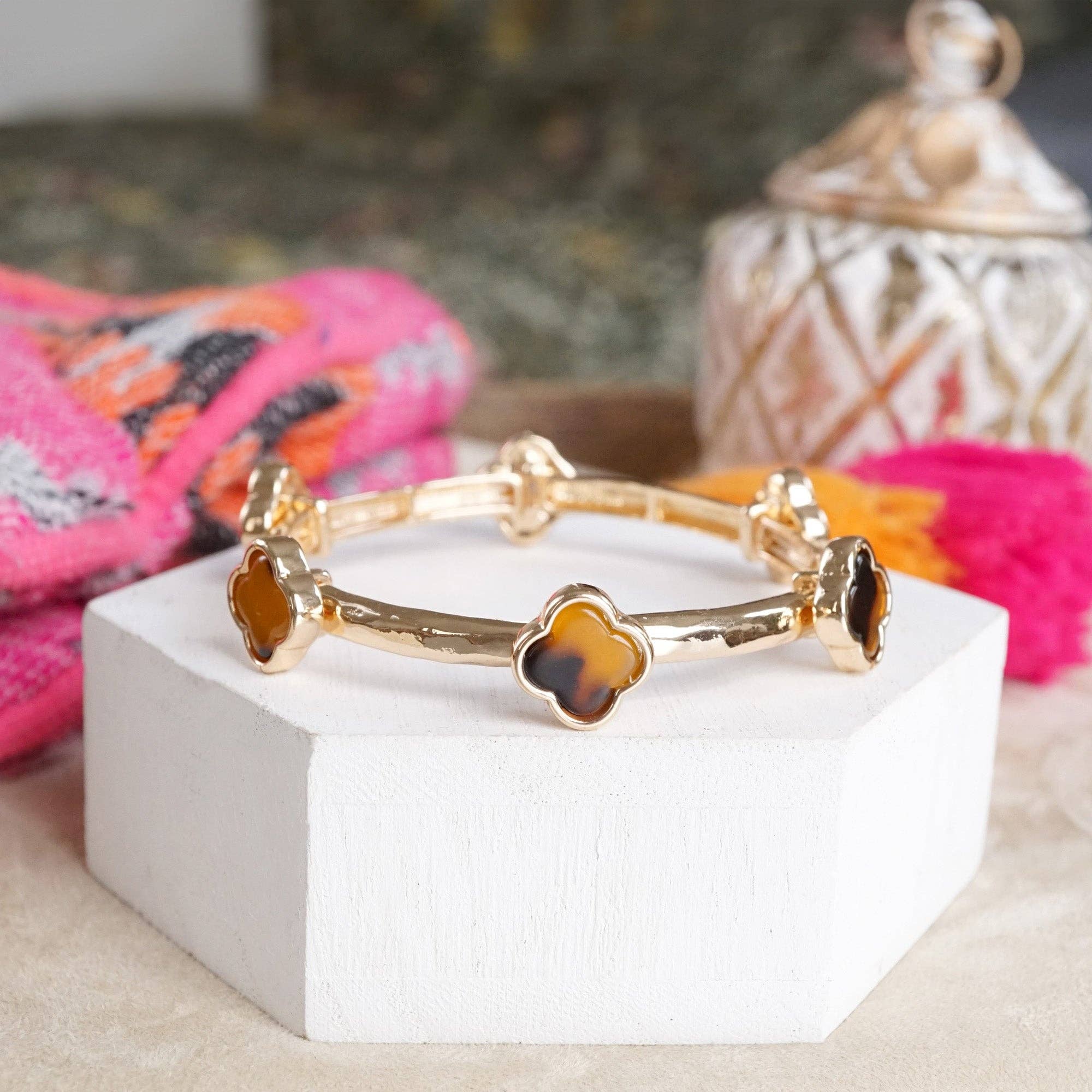 PennyLine inc - Wholesale Bangle Bracelet - Clover Stretchy Bangle Bracelet – White, Pink, Mint, Tortoise3